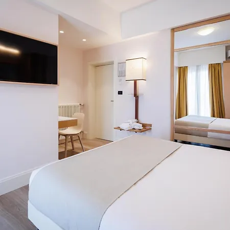 Luna Hotel