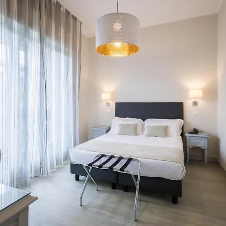 Luna Hotel 3*
